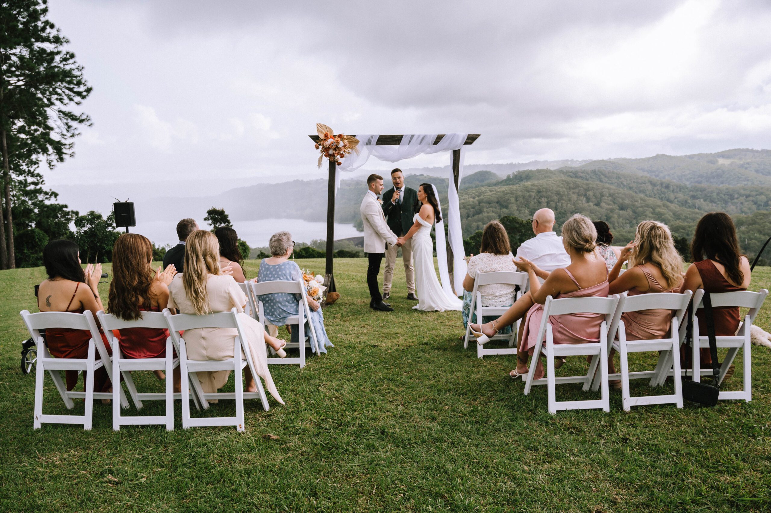 elopement ceremony photography at lakehouse folk