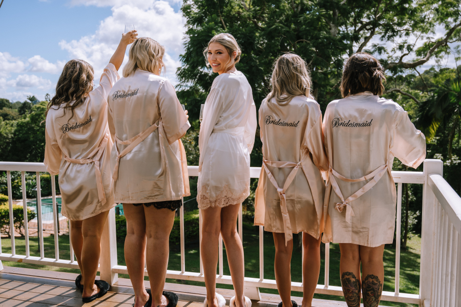 bridal party getting ready before ceremony at montvale in montville