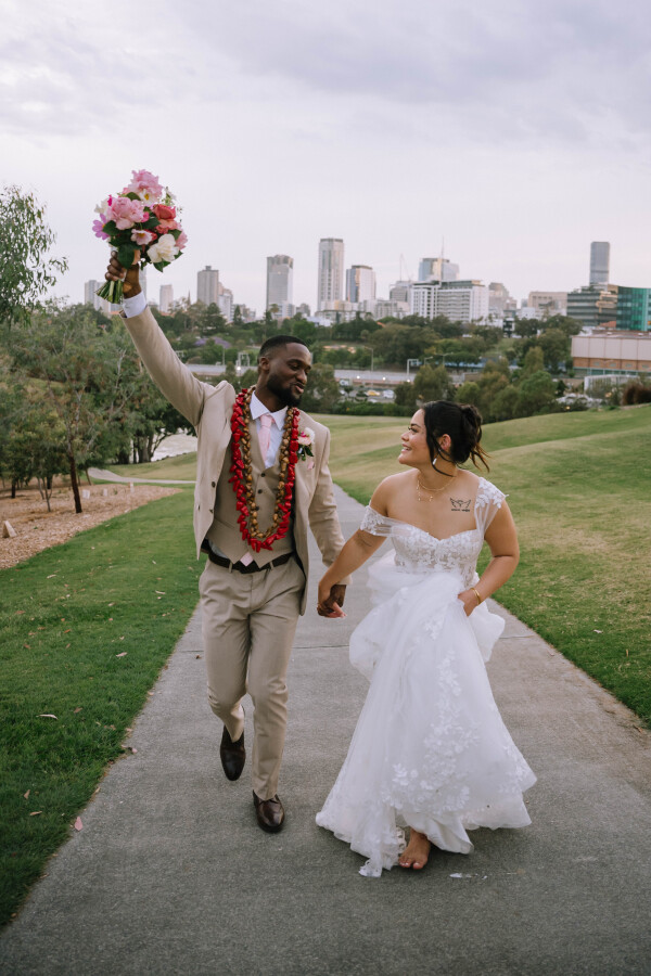 couples portraits at Victoria Park wedding venue in brisbane