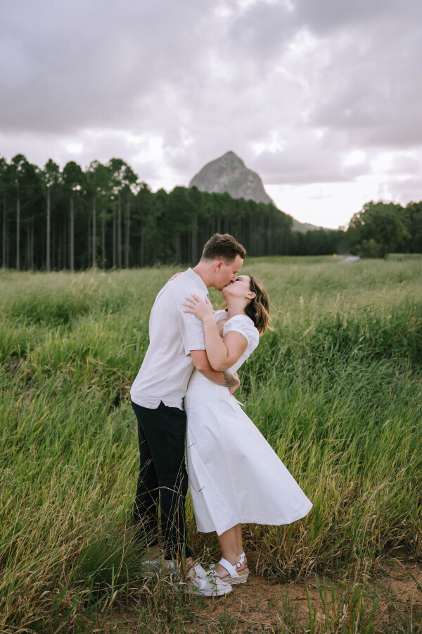 Intimate engagement portraits in the Glass House Mountains