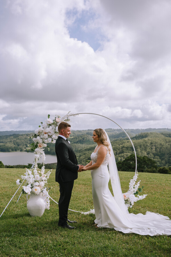 Elopement ceremony styling with florals and arbour at Lakehouse Folk